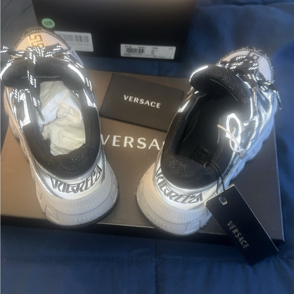 Versace Kids Trigreca low-top sneakers - Picture 8 of 9